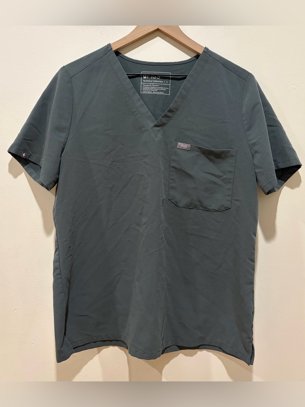 Figs Technical Collection Catarina 1 Pocket V-Neck Scrubs Shirt Bonsai - Large